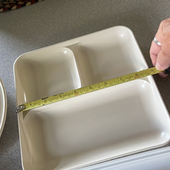 Tupperware Ultra 21 Microwave/Oven containers w/plastic storage lids. - Picture 3 of 3